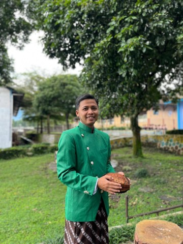Muchamad Adam Kurniyawan, S.Pd.