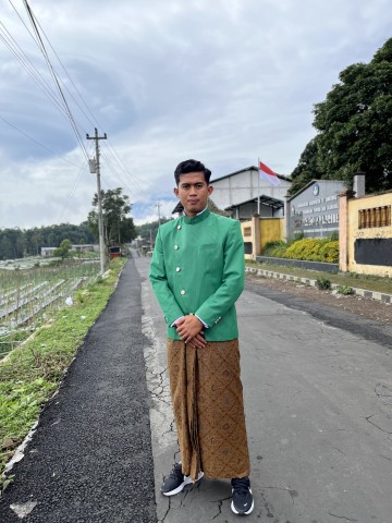 Ahmad Najib Mubarok, S.Pd